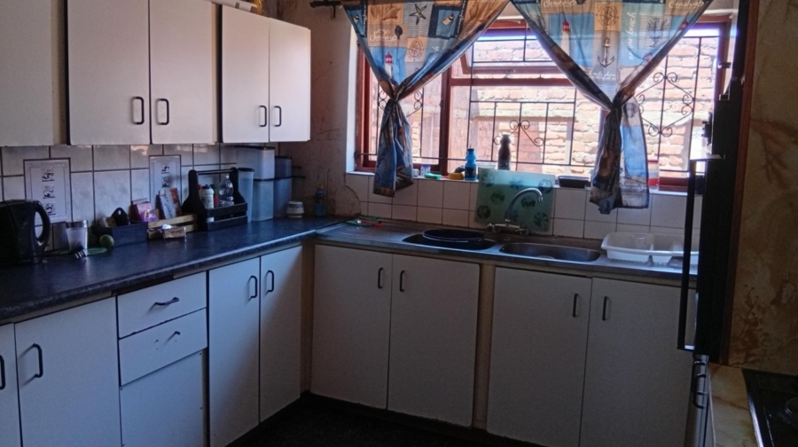 3 Bedroom Property for Sale in Louwville Western Cape